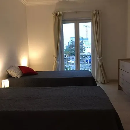 Julian's Place * San Ġiljan