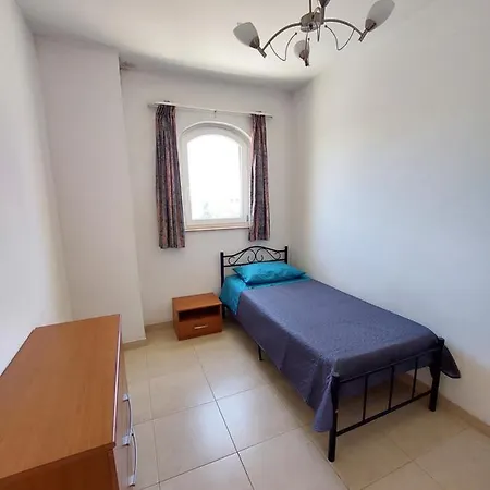 Julian's Place San Ġiljan